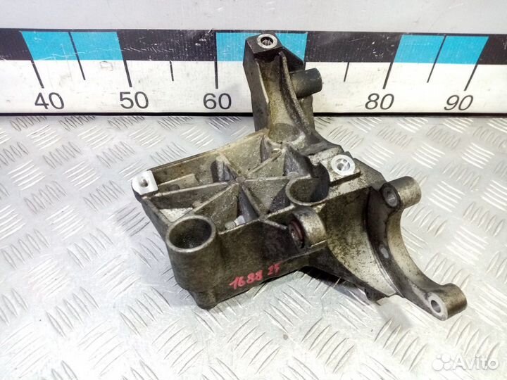 Б/У Кронштейн гидроусилителя#002