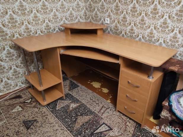 Продам компьютерный стол