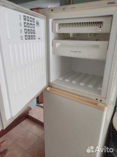 Холодильник 2-х камерный Stinol