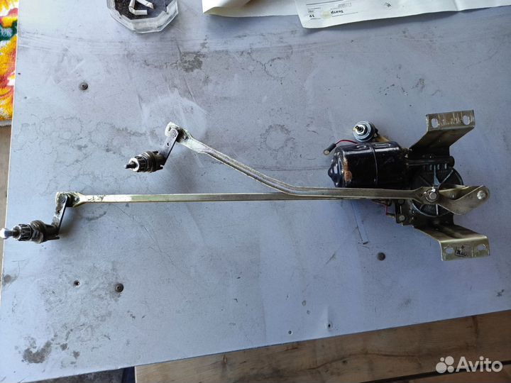 Моторчик с тягами для стеклоочистителя газ 69