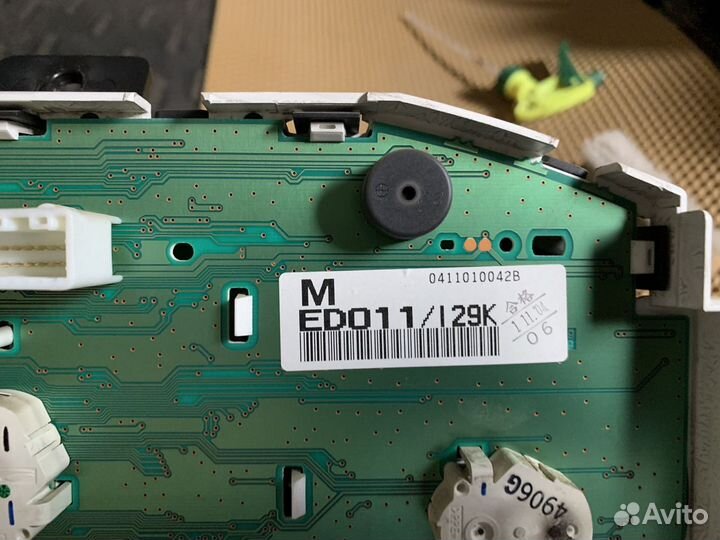 Панель приборов Nissan Tiida Latio