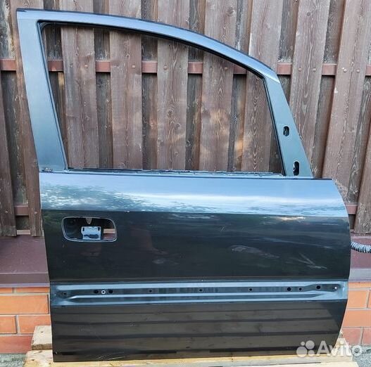 Дверь передняя правая Opel Zafira A (F75)