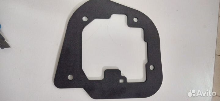 Уплотнитель заднего фонаря