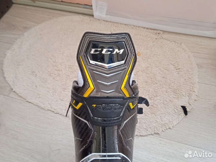 Коньки хоккейные профессиональные CCM taks as1