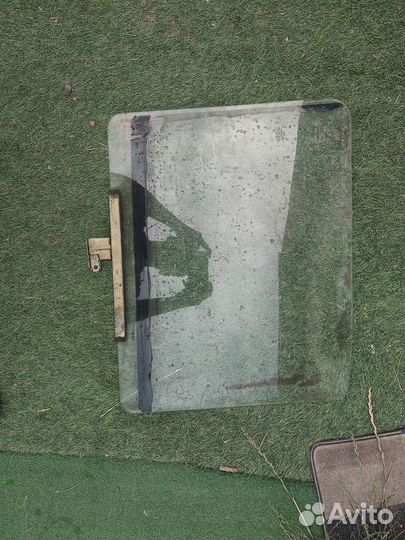 Задние стекла на 3х дверную ниву 2121