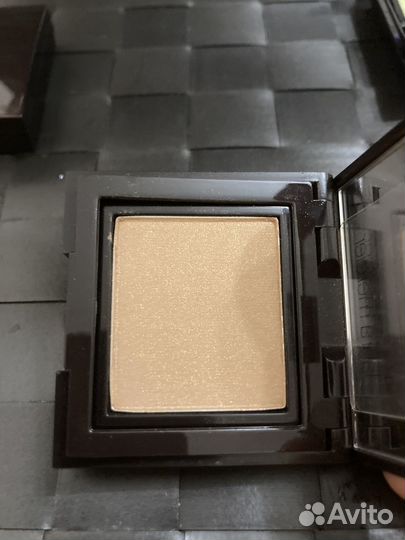 Тени laura Mercier, Shiseido