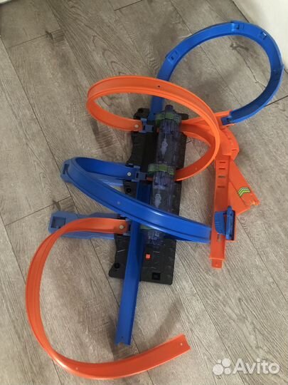 Гоночный трек Hot wheels
