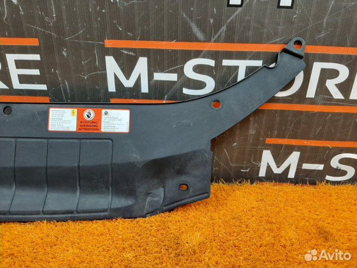 Накладка замка капота Audi Q5 8R cdnc 2009