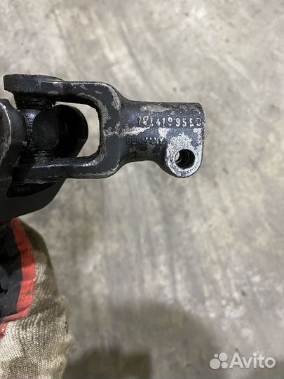 Рулевая колонка и рулевой кардачник Golf 2