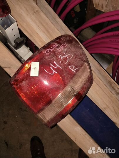 Стекло багажника Toyota ipsum