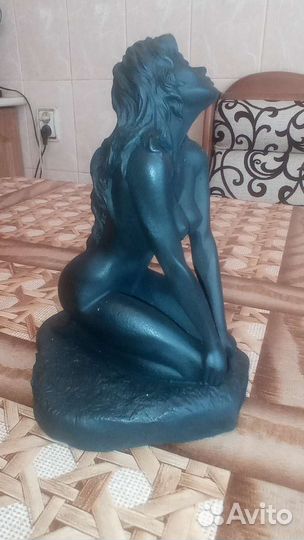 Статуэтка в стиле нью девушка