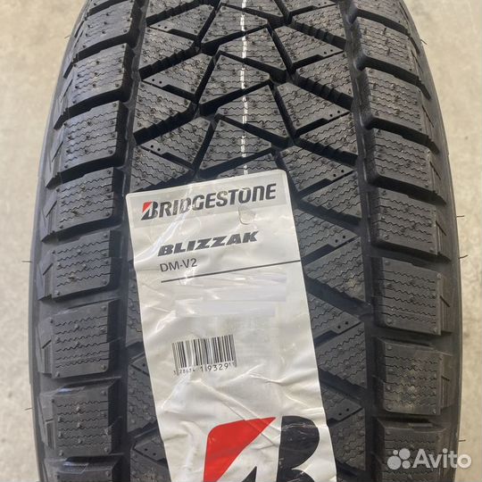 Bridgestone Blizzak DM-V2 275/50 R20 R