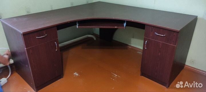 Компьютерный стол