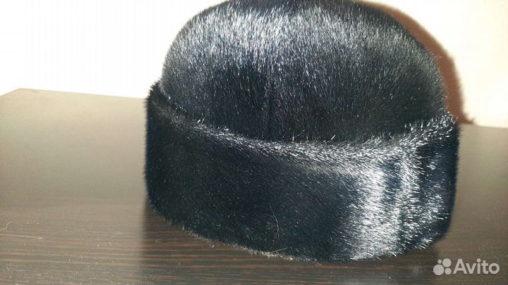 Женские меховые шапки