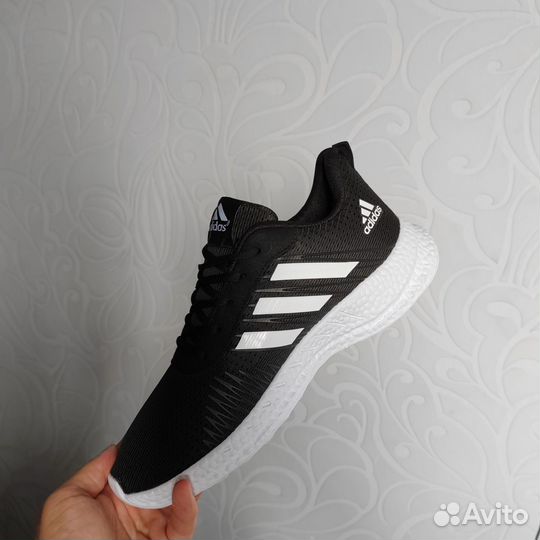 Кроссовки adidas