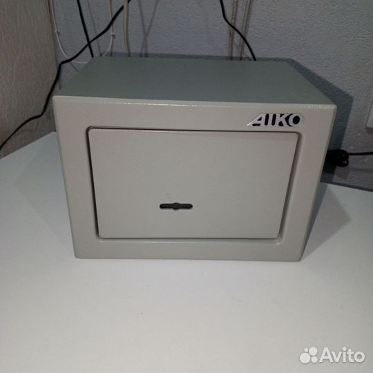 Сейф бу. без доставки, руки В руки