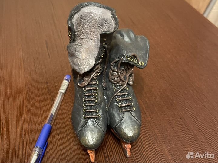 Лебедь, фигурные коньки