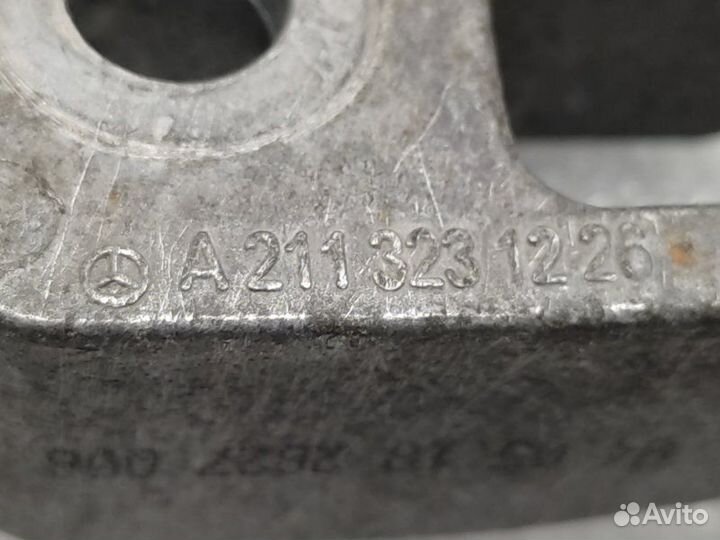 Кронштейн стабилизатора передний правый