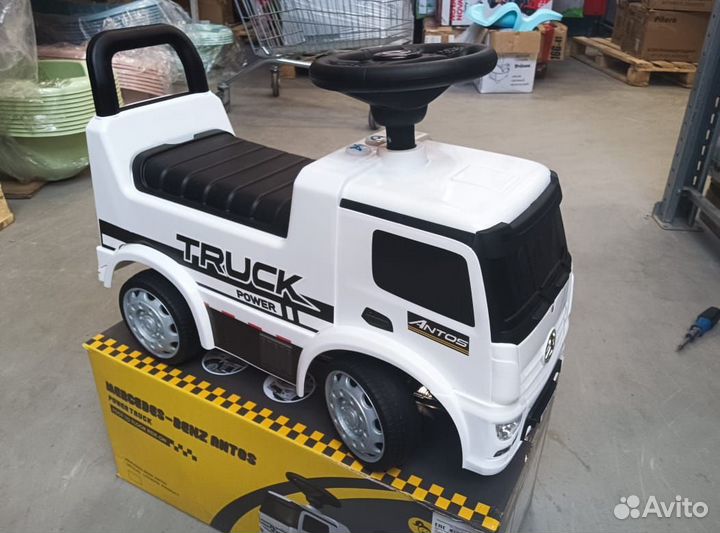 Машинка каталка толокар