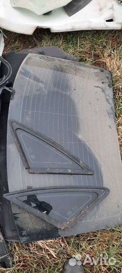 Audi A4 b8 стекло заднее