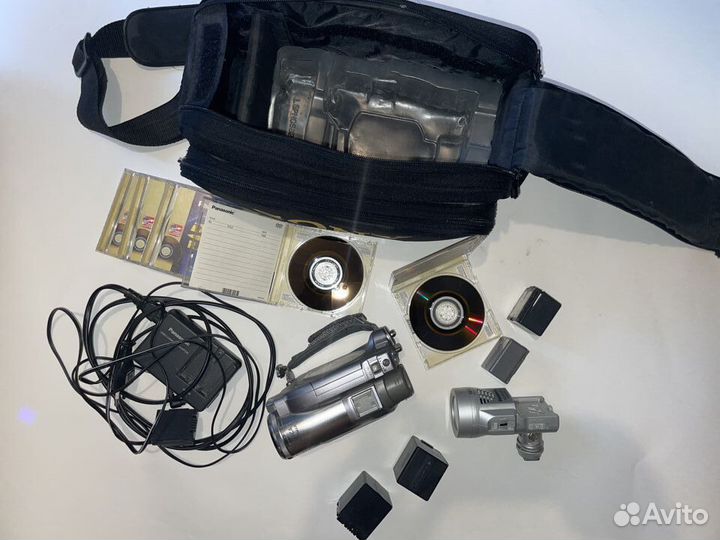 Видеокамера Panasonic VDR-D300