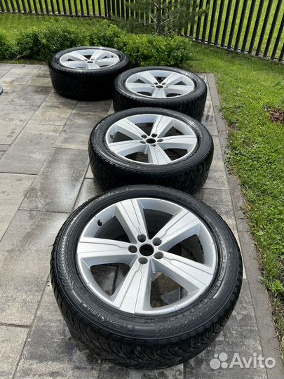 Зимние колеса в сборе R20 на Audi Q7 4M