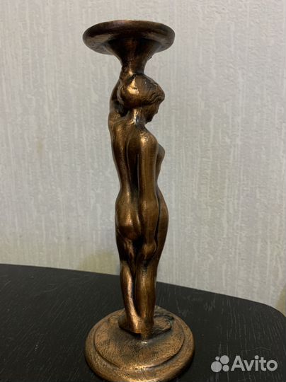 Статуэтка-подсвечник