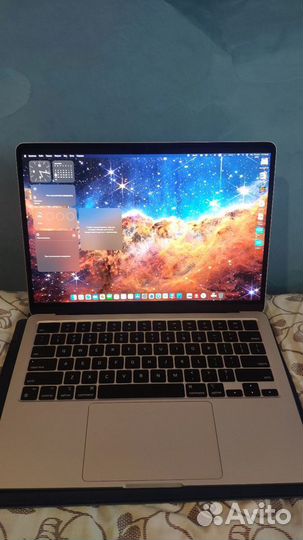 Apple macbook air 2022 m2