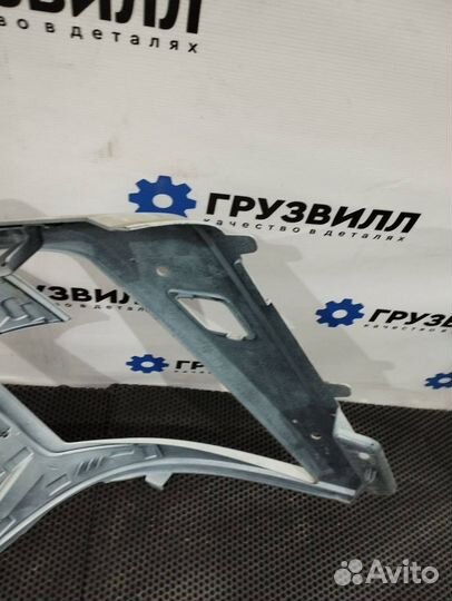 Окантовка левой фары Volvo FMX 84236092