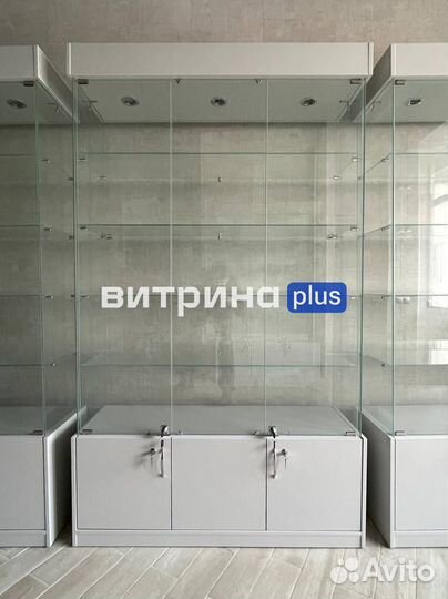 Новая стеклянная витрина