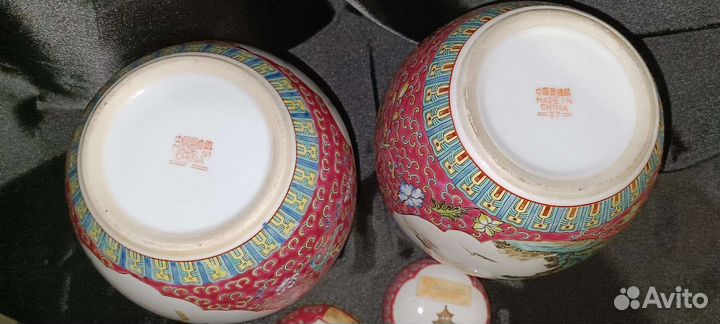 Парные коллекционные вазы 