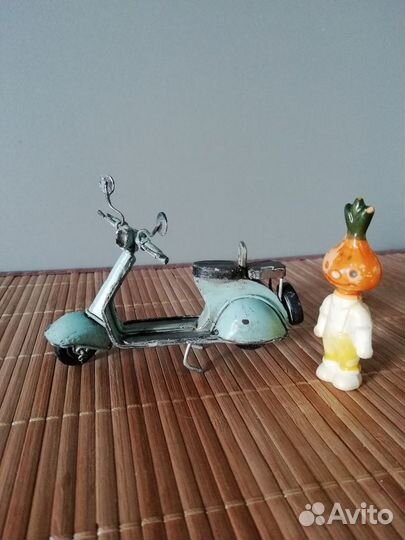Мотороллер игрушка. СССР. Металл