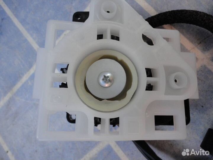 Электропривод зеркала левого Honda Civic 4D