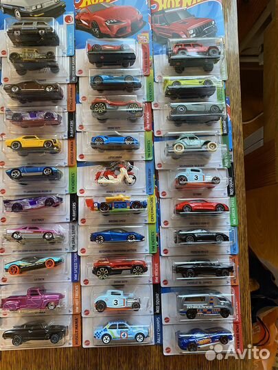 Hot wheels машинки кейсы 2023 года
