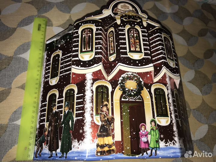 Коробка для новогоднего подарка