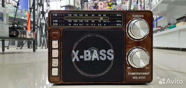 Радиоприёмник X-bass с фонарём Беспроводной