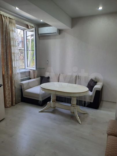 2-к. квартира, 43 м², 3/6 эт.