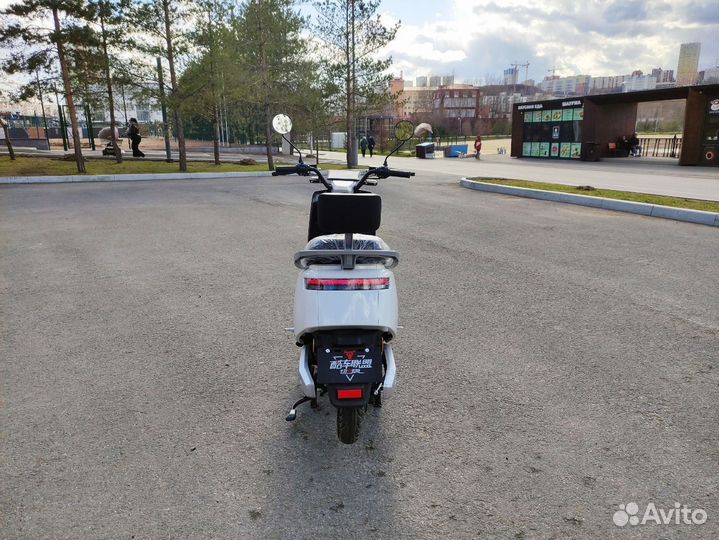 Электроскутер DJI новый, не требует водит. прав