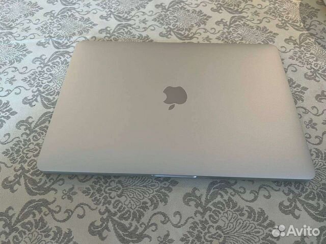 Macbook pro 13 2018 8/512/i5