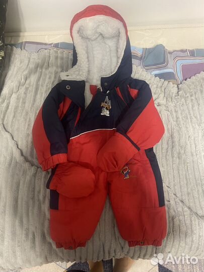 Вещи детские и стульчик для кормления