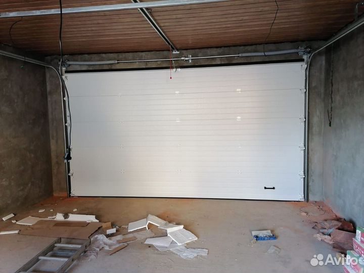 Гаражные ворота секционные подъемные