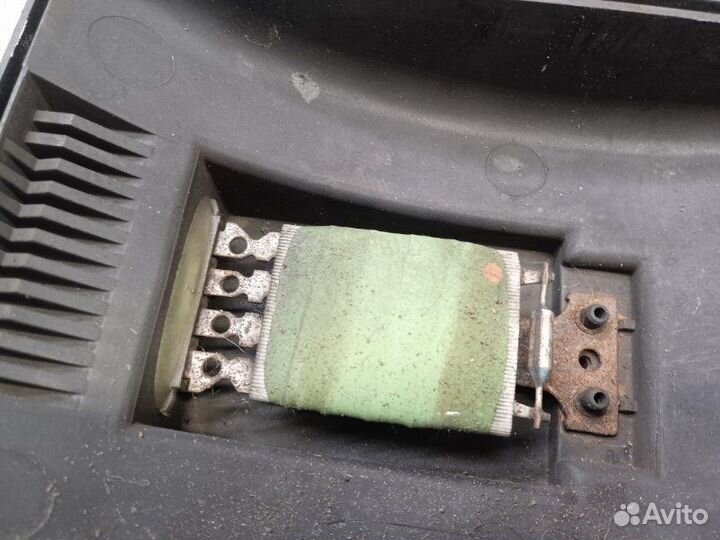 Резистор отопителя Skoda Octavia A4 1.8 1998