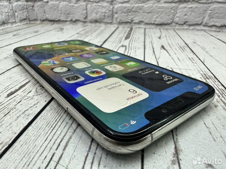 iPhone Xs, 64 ГБ