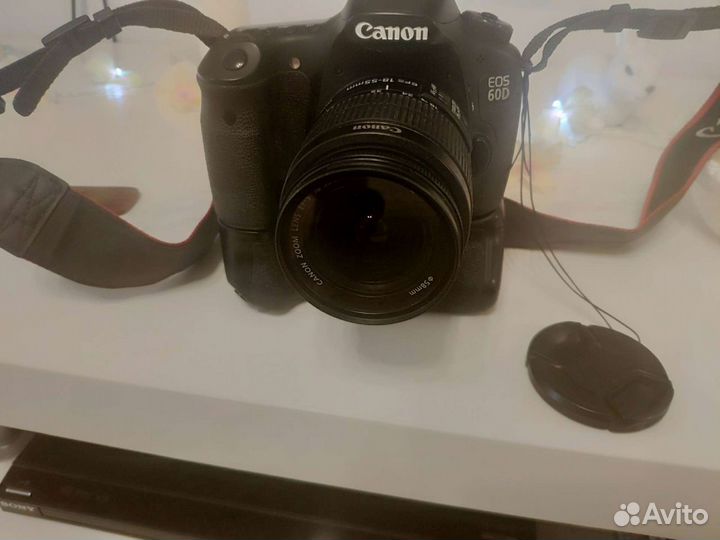 Canon EOS 60D + батарейный блок + кит 18-55