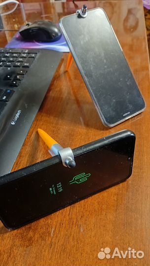 Ручка сувенирная - подставка для телефона