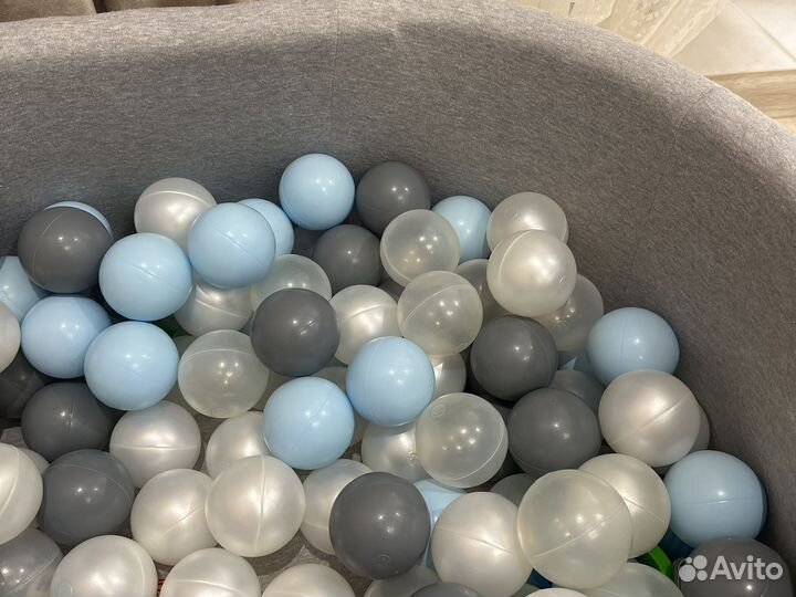 Сухой бассейн с шариками