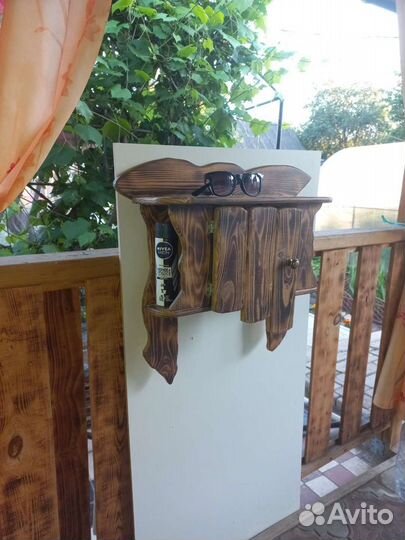 Ключница полка из дерева