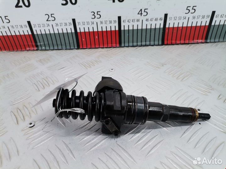 Форсунка Volkswagen Touran 2004 038130073AG