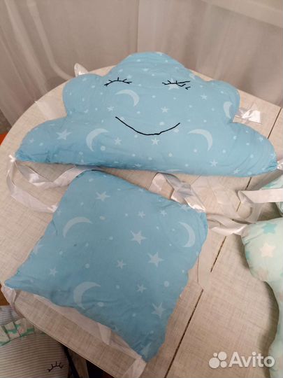 Набор бортиков в кроватку