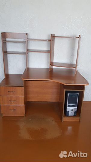 Комьютерный стол